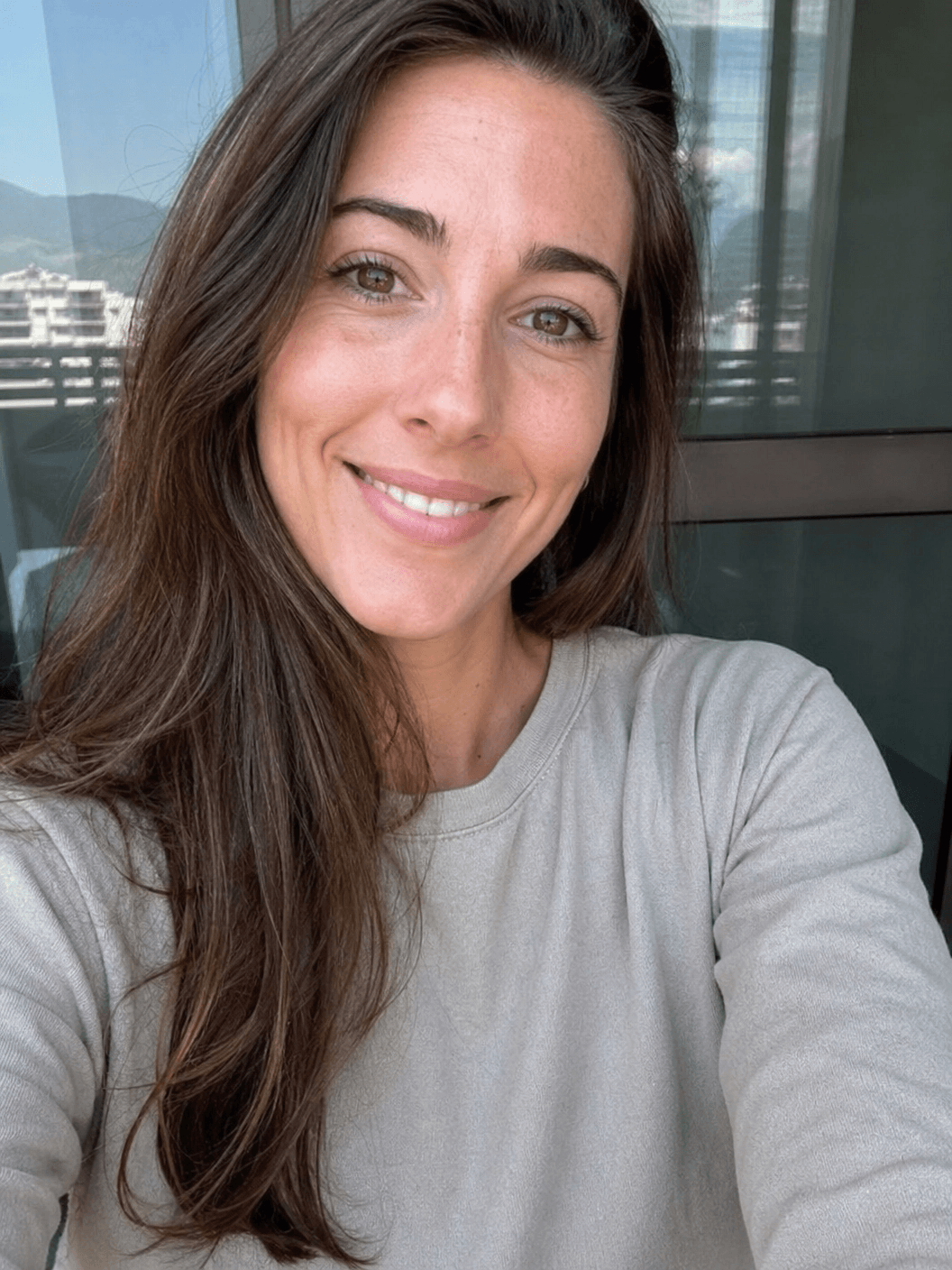 files/natural_selfie_woman_30_1.png